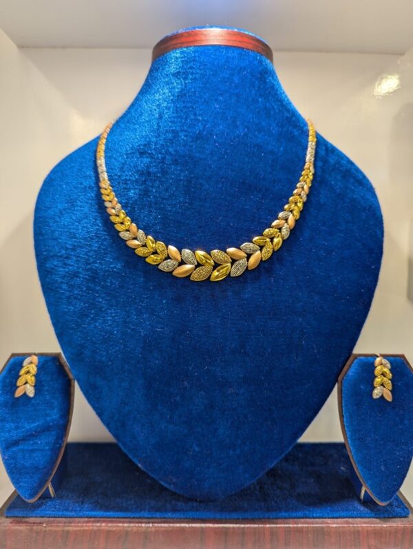 Women’s necklace with earrings collection – 20.29 Grams – 22K