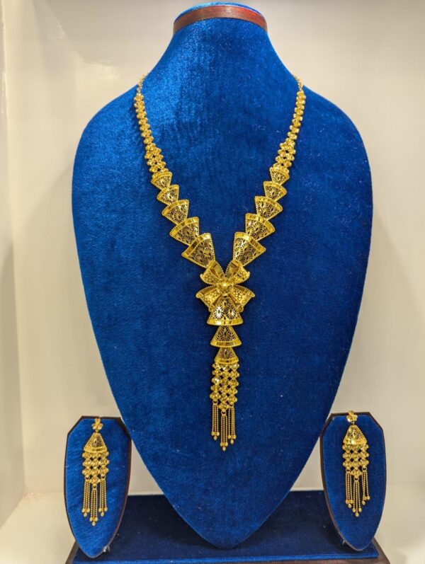 Women’s necklace with earrings collection – 54.14 Grams – 22K
